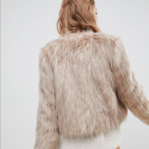 NWT Urbancode faux feather crop jacket - Picture 3 of 6